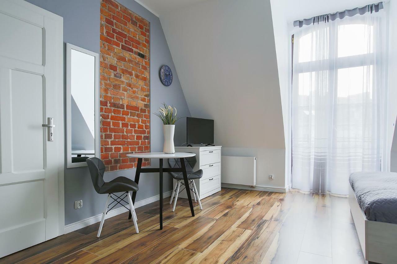 Living Apartment *